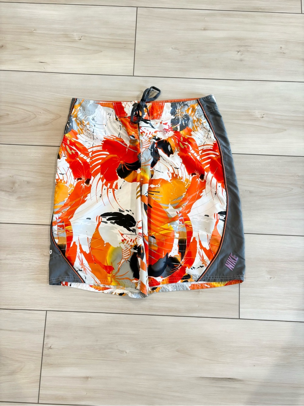 Nike Y2K 2000s abstract floral print Surf Men’s swim trunks baggy summer beach